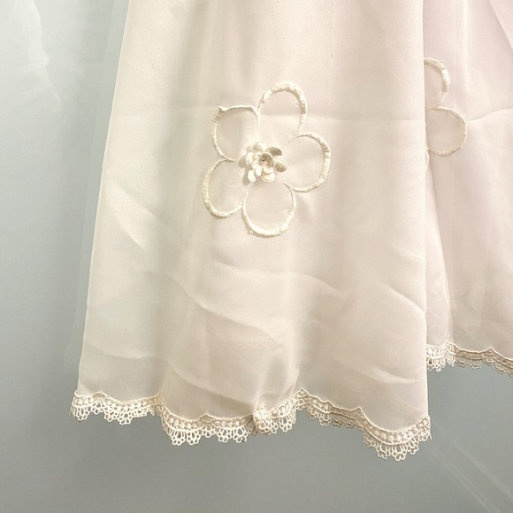 Vintage 60’s Embroidered Wedding Dress - Picture 3 of 5
